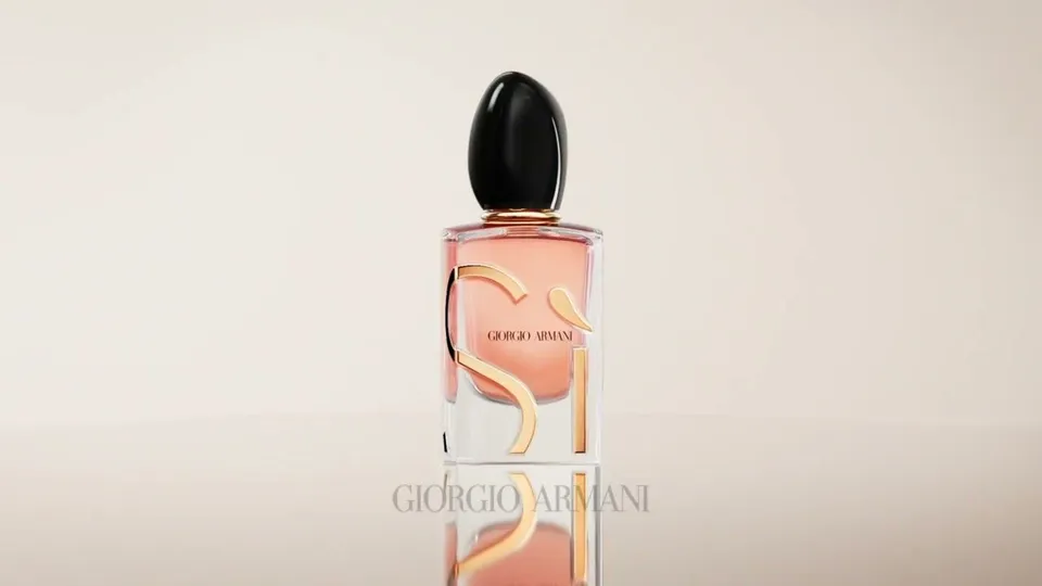Still from the spot GIORGIO ARMANI – SÌ