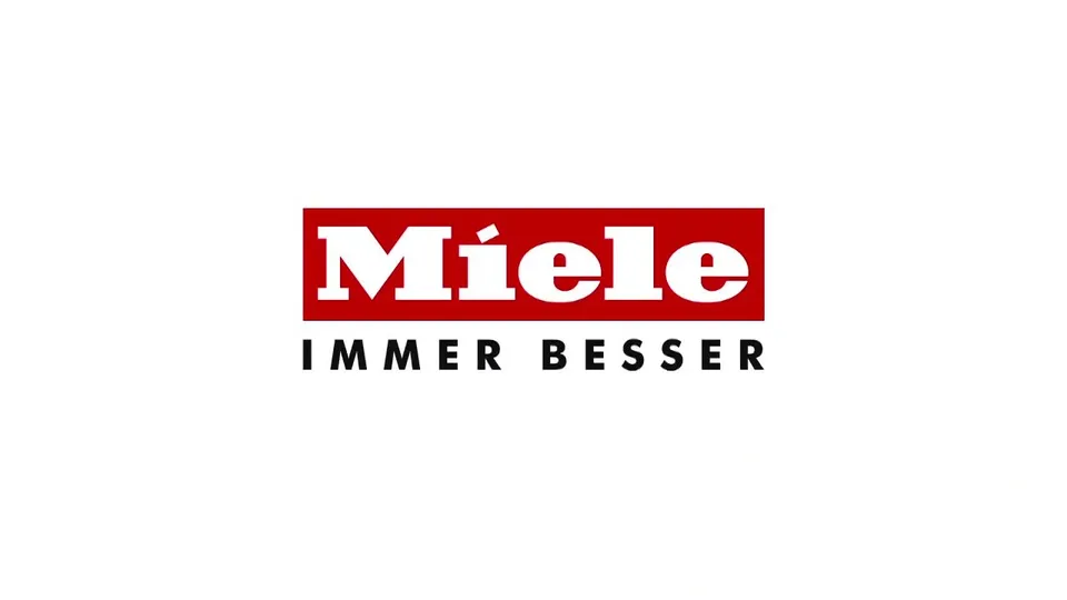 Still from the spot MIELE – BLIZZARD CX1