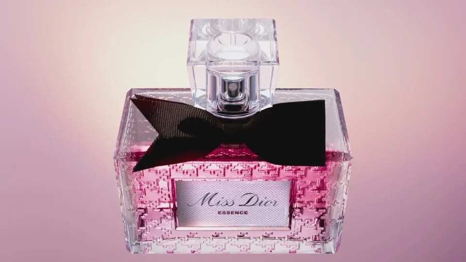 Still from the spot DIOR – MISS DIOR
